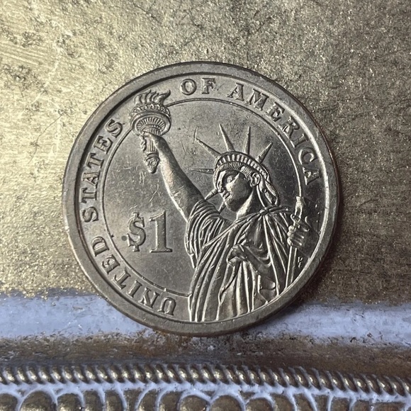 2007 D - George Washington Presidential Golden Dollar Coin - Picture 4 of 4